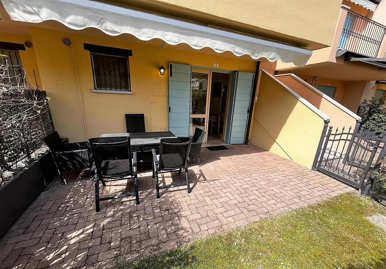 Family Garden Apartment - Borgo Dei Fiori Lido di Jesolo 0*,  İtalya